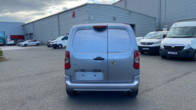 Vauxhall Combo Cargo Combo Diesel 1.5 Turbo D 100ps Pro H1 Van - Image 13